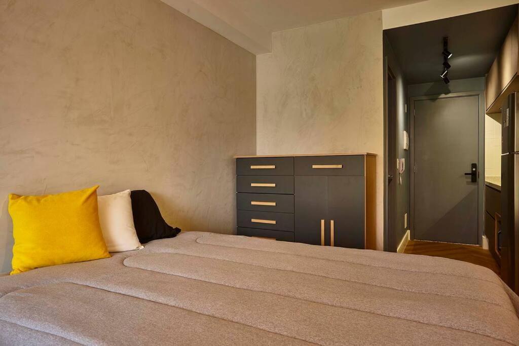 A Poucos Passos Do Metro Conceicao Apartment *